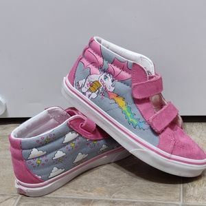 EXCELLENT condition.. size 4Y (girls), Vans